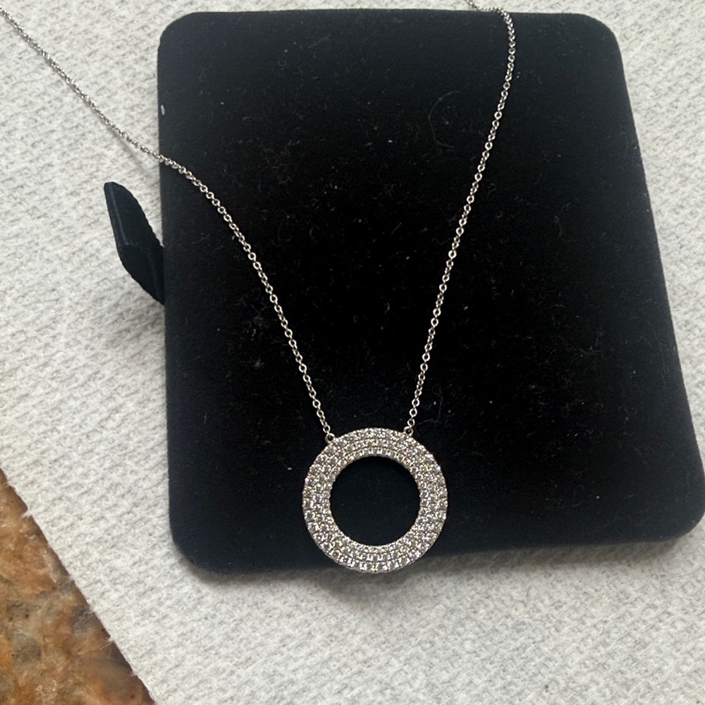 Tiffany & Co. Metro  Circle